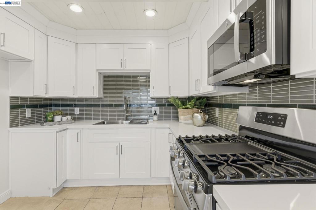 277 Shore Rd. Property Photo 10