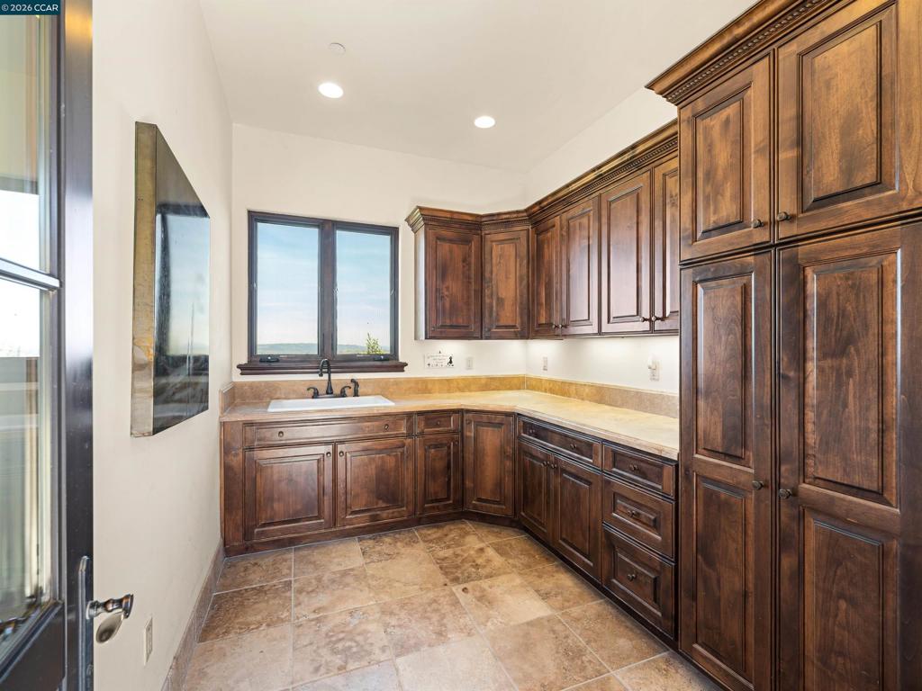 2020 Victorine Rd Property Photo 60