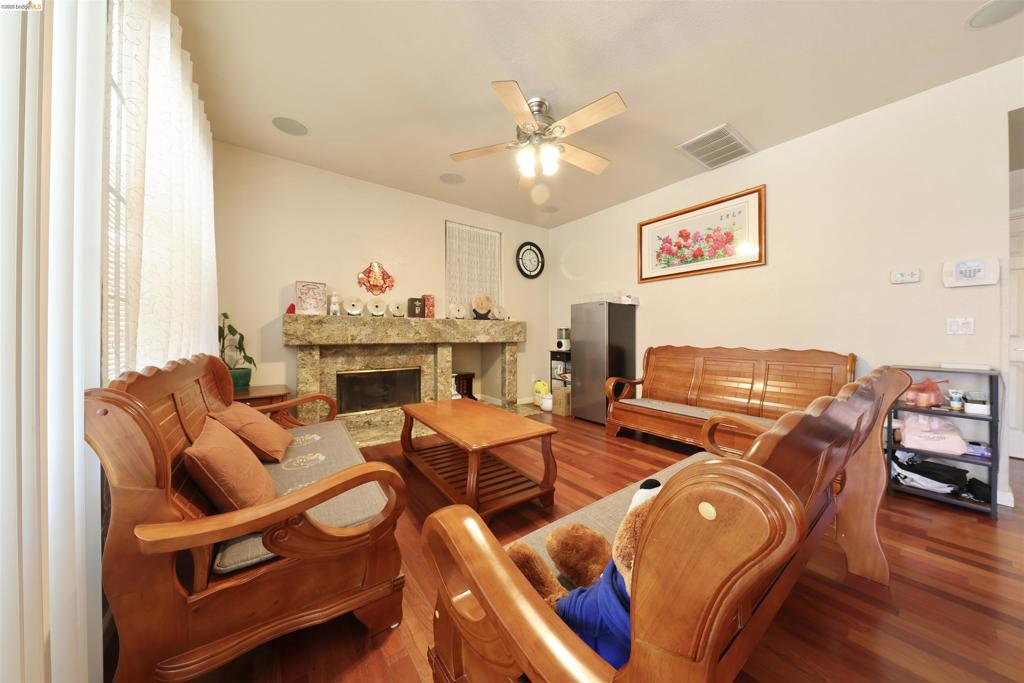 2641 Forty Niner Way Property Photo 3