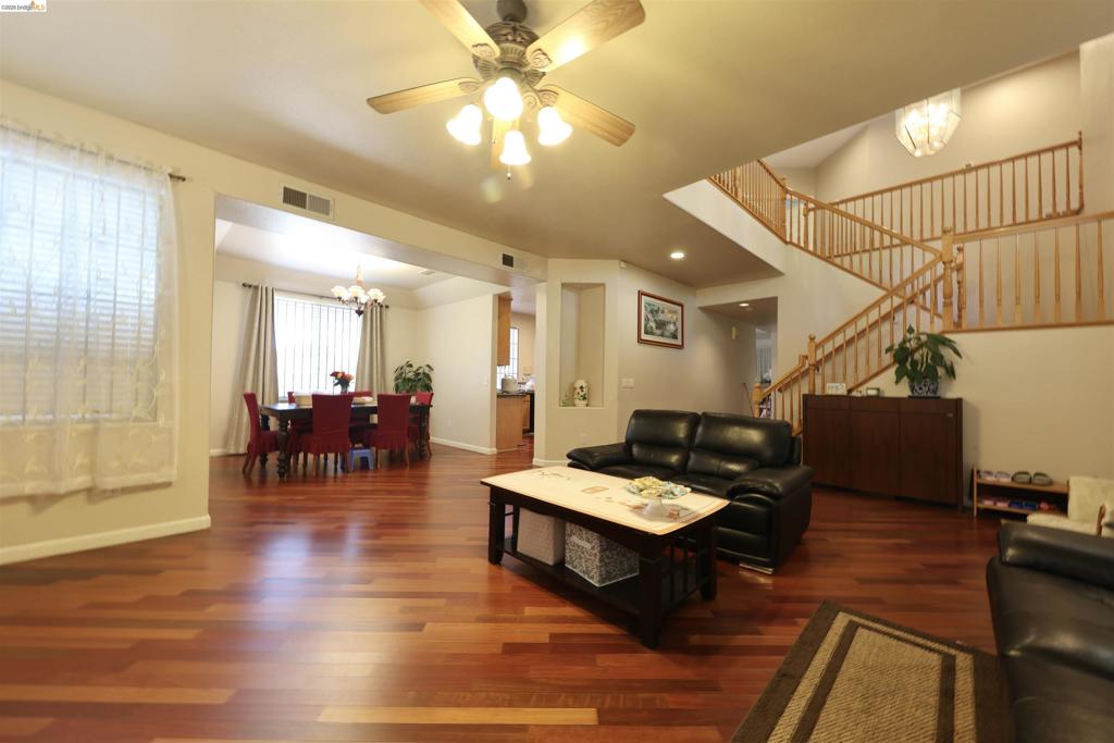 2641 Forty Niner Way Property Photo 7