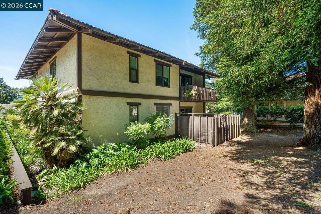 1476 Camino Peral C Property Photo 28