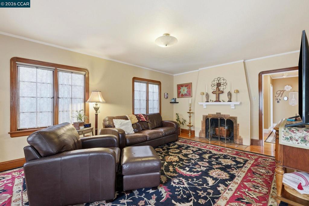 1225 Ulfinian Way Property Photo 8