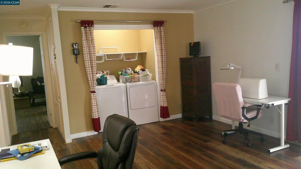 2320 Dalis Dr Property Photo 5