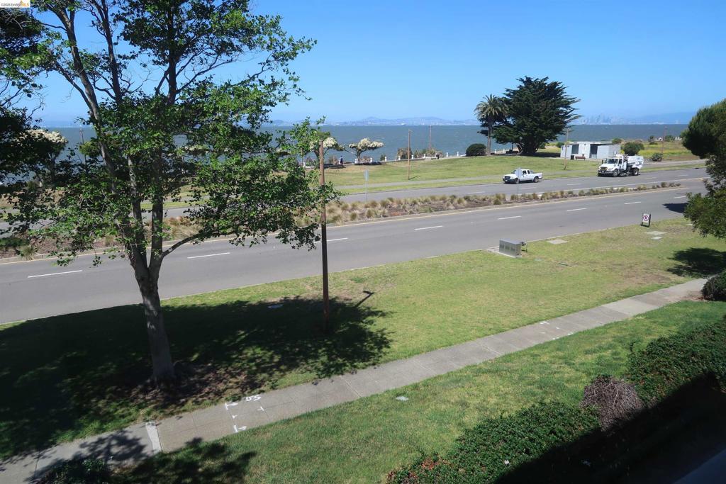 2229 Harbor Bay Pkwy Property Photo 11