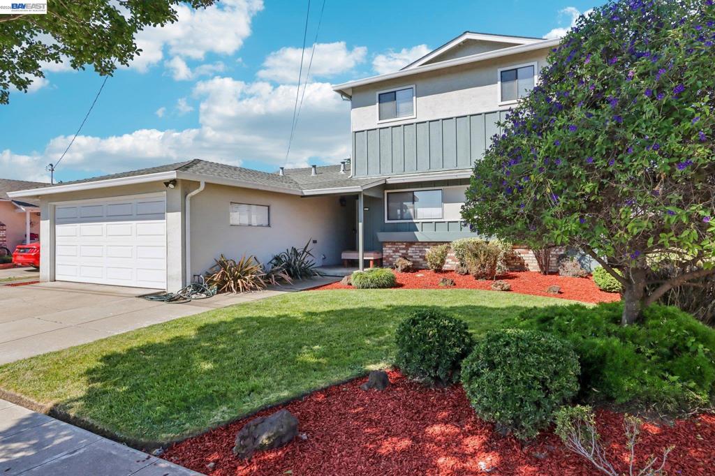 24653 Surrey Way Property Photo