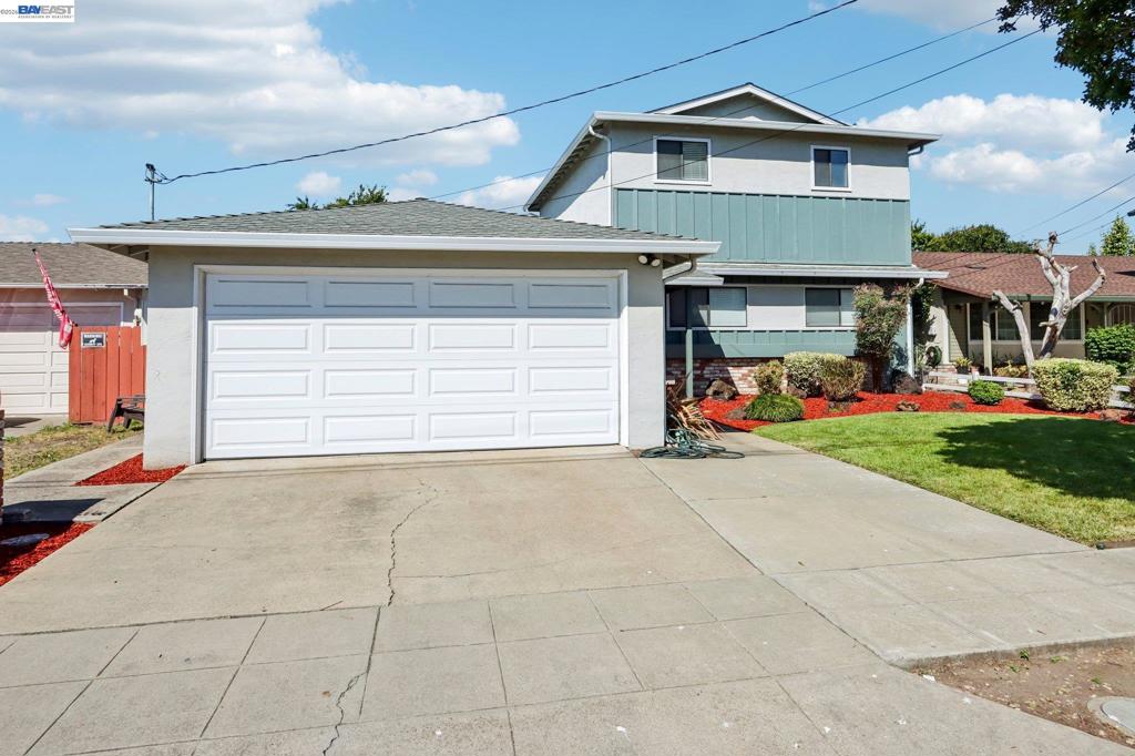 24653 Surrey Way Property Photo 2
