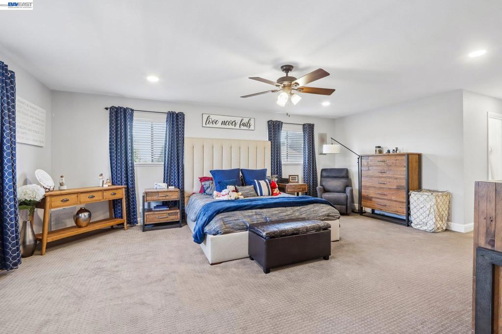 24653 Surrey Way Property Photo 13