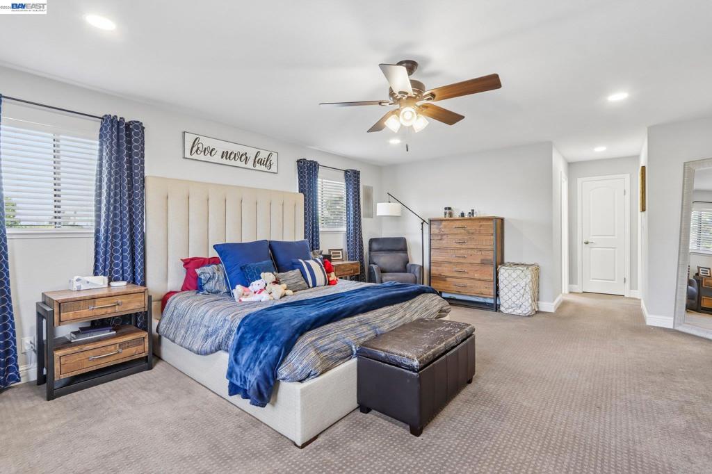 24653 Surrey Way Property Photo 14