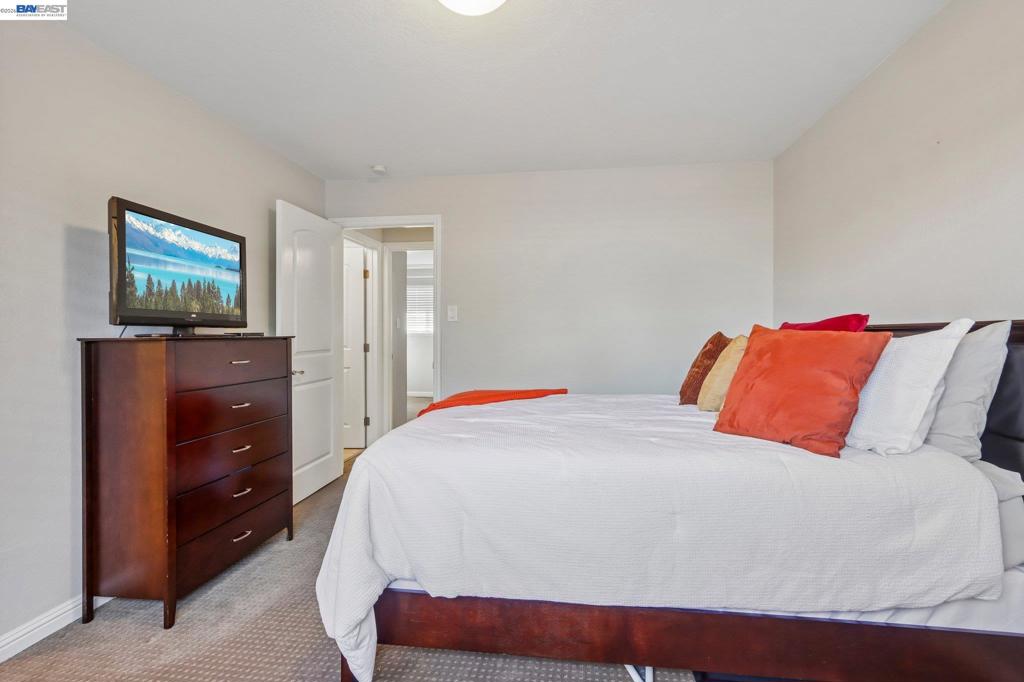 24653 Surrey Way Property Photo 17