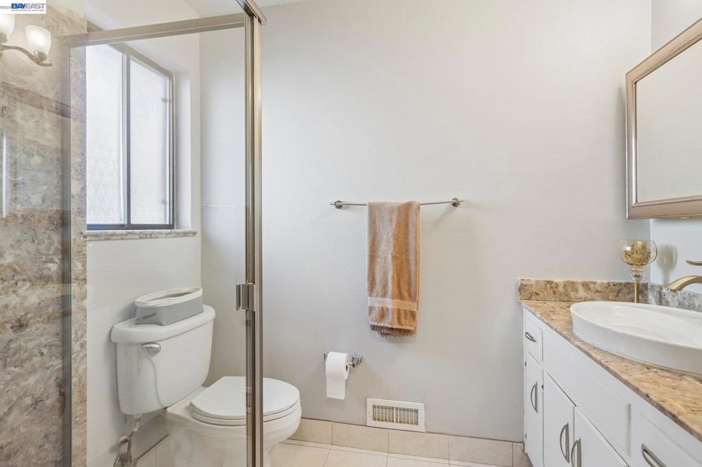 24653 Surrey Way Property Photo 28
