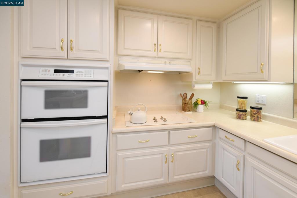 3349 Golden Rain Rd 15 Property Photo 13