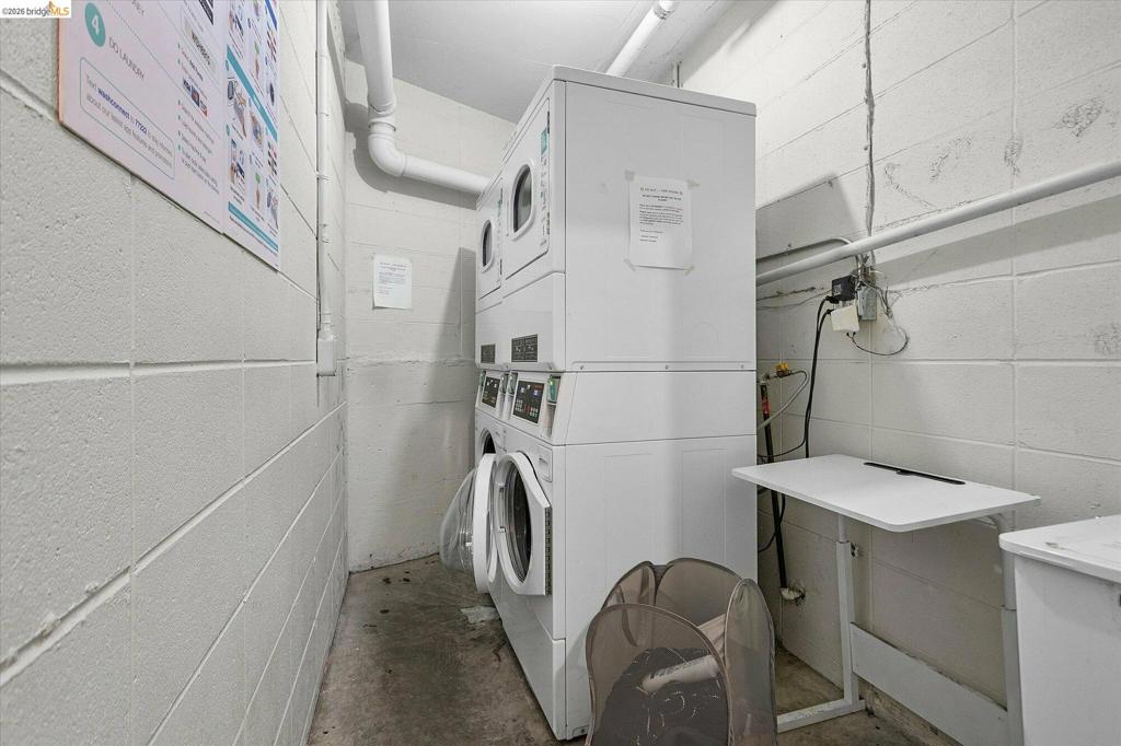 469 Van Buren Ave Property Photo 10
