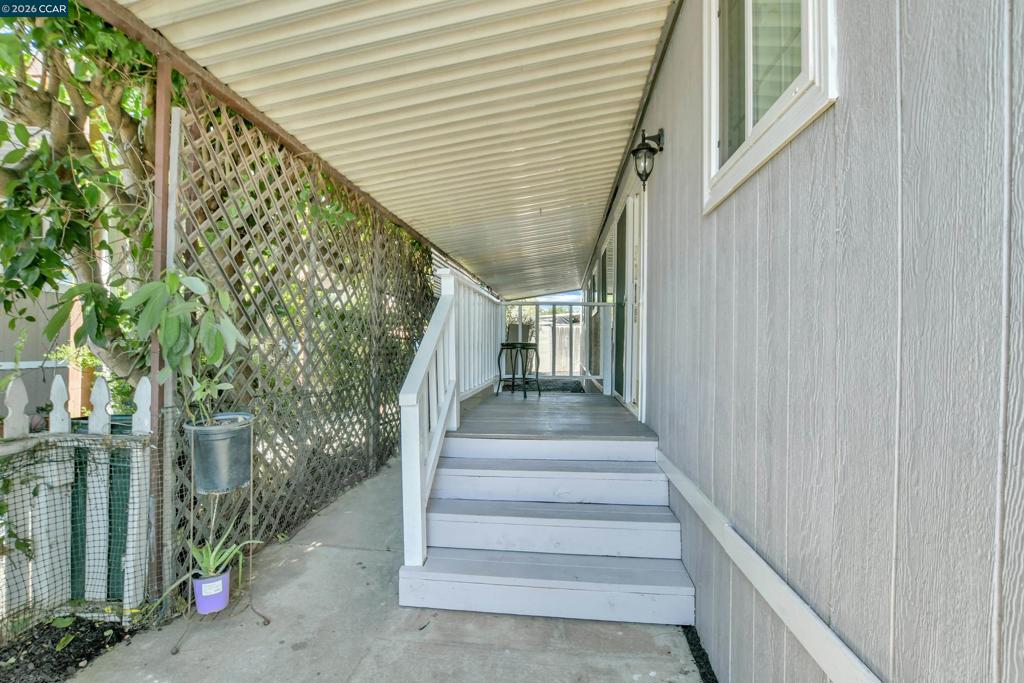 237 Orangevale Property Photo 3