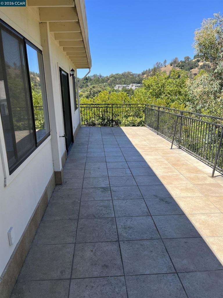 3692 Sundale Property Photo 5