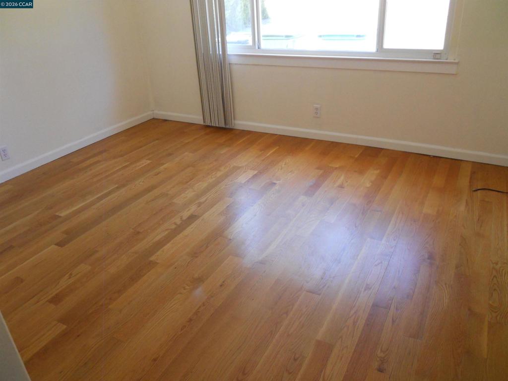 3692 Sundale Property Photo 11