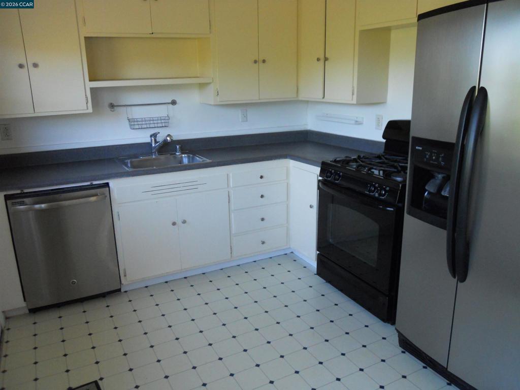 3692 Sundale Property Photo 45