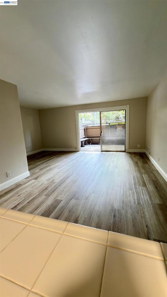 1327 Webster St B105 Property Photo 10