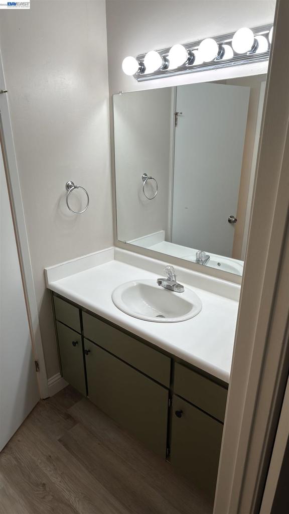 1327 Webster St B105 Property Photo 15