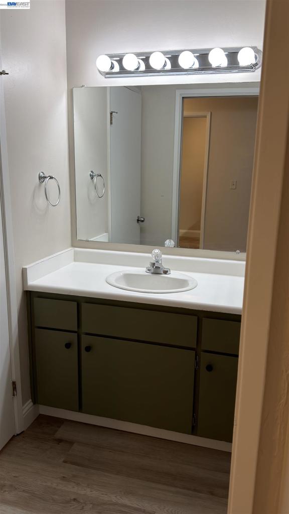 1327 Webster St B105 Property Photo 17