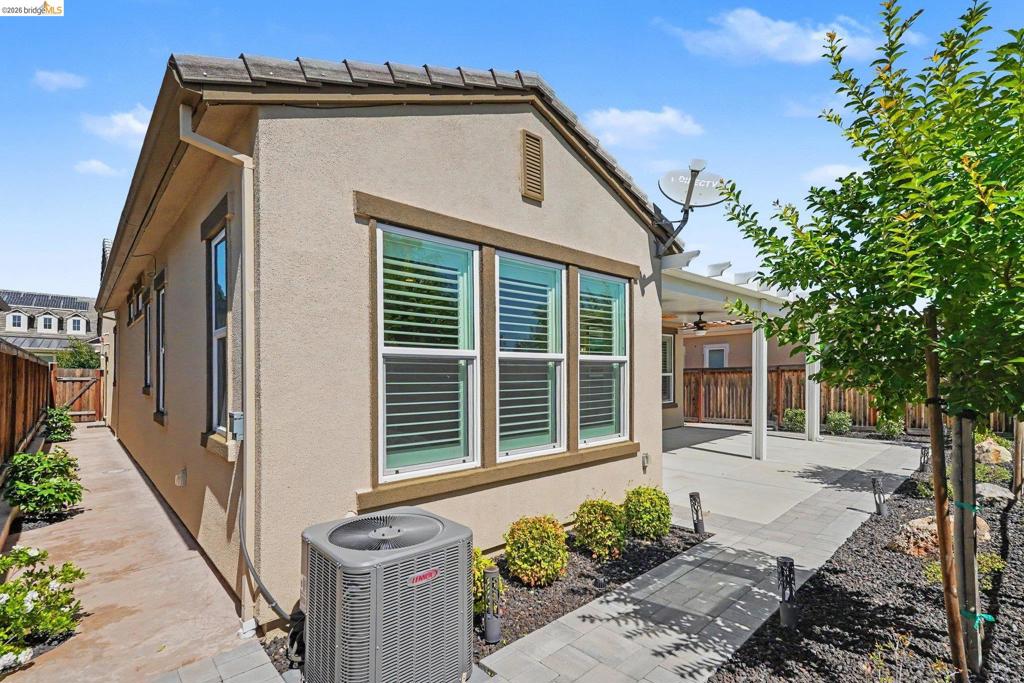 1696 Provence Ln Property Photo 31