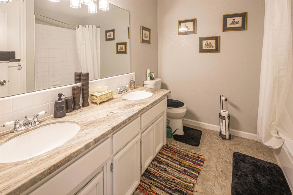 5448 Arbolada Dr Property Photo 23