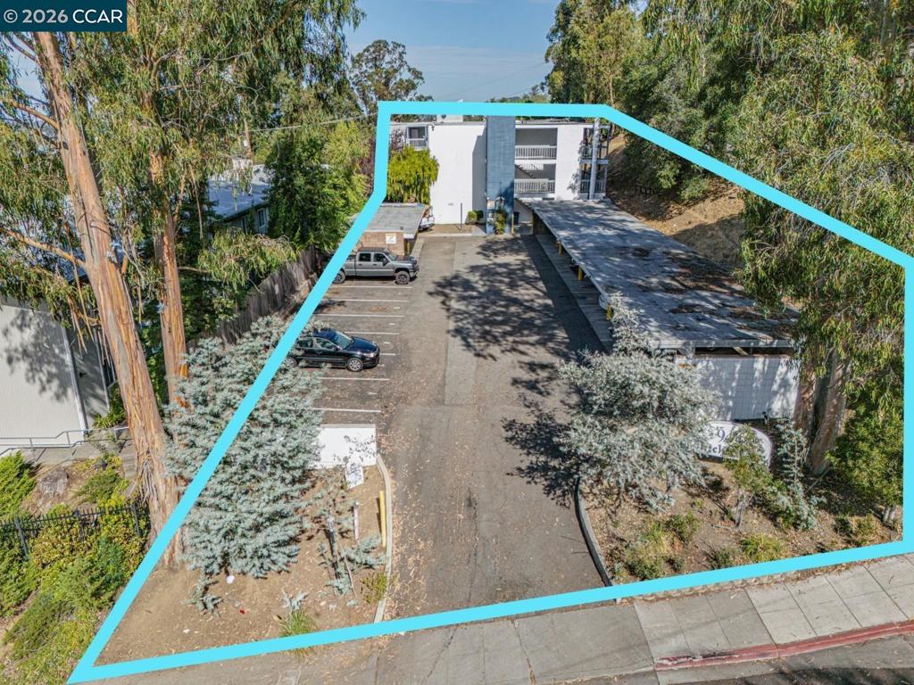 944 Walpert St Property Photo 26