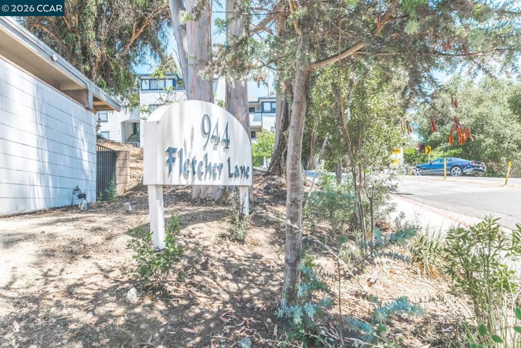 944 Walpert St Property Photo 31