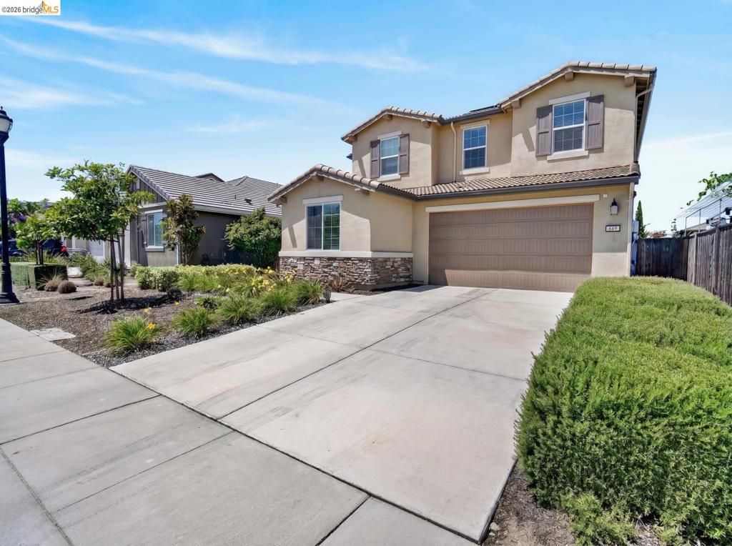 669 Longmont Dr Property Photo