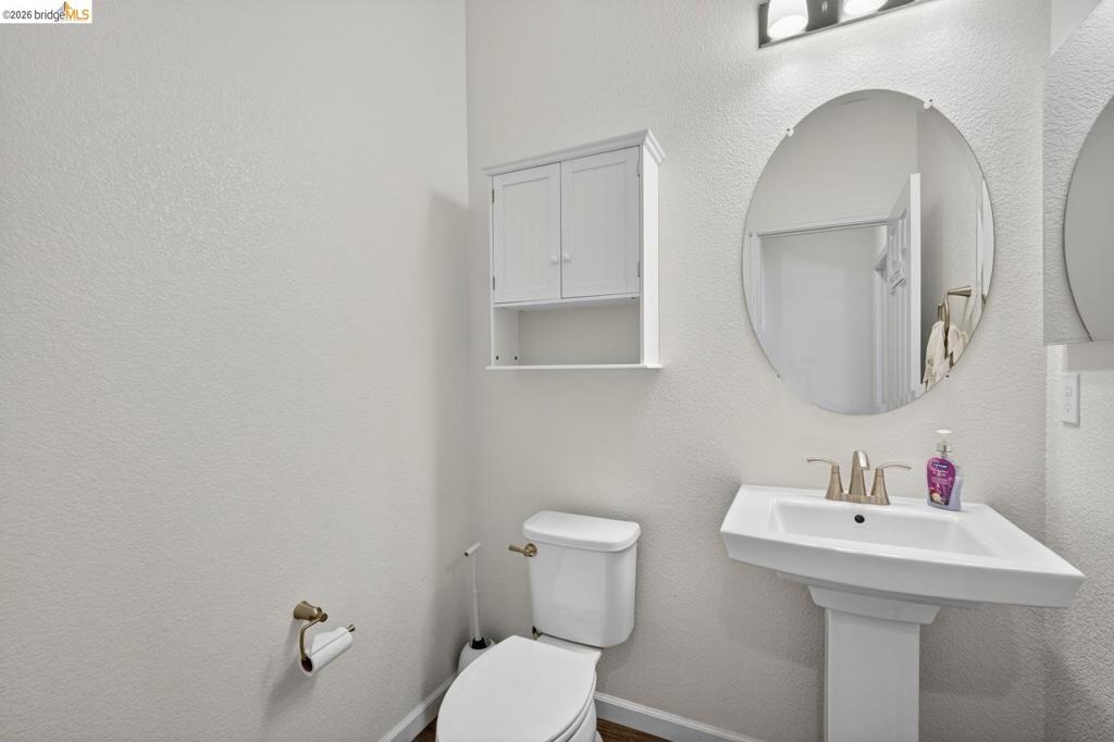 669 Longmont Dr Property Photo 11