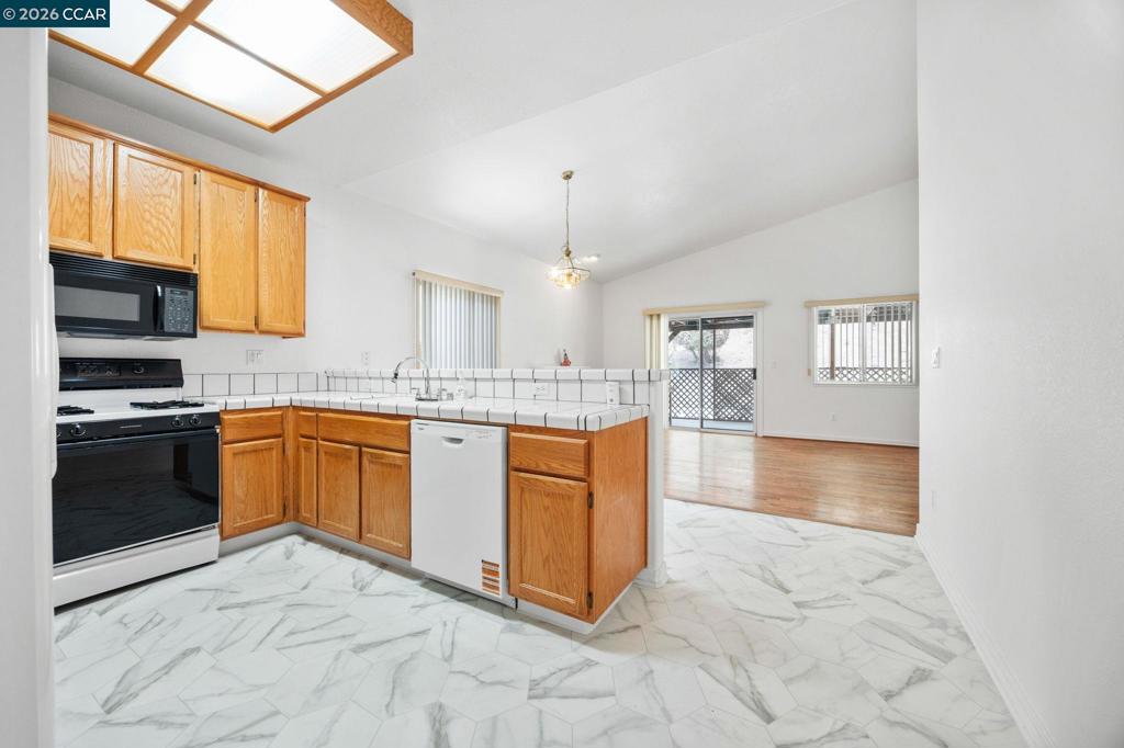 1402 Legend Circle Property Photo 7