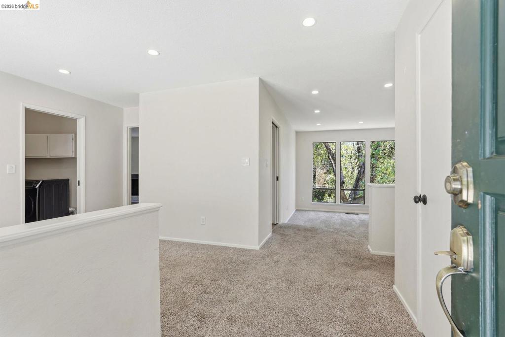 5171 Westridge Cir Property Photo 8