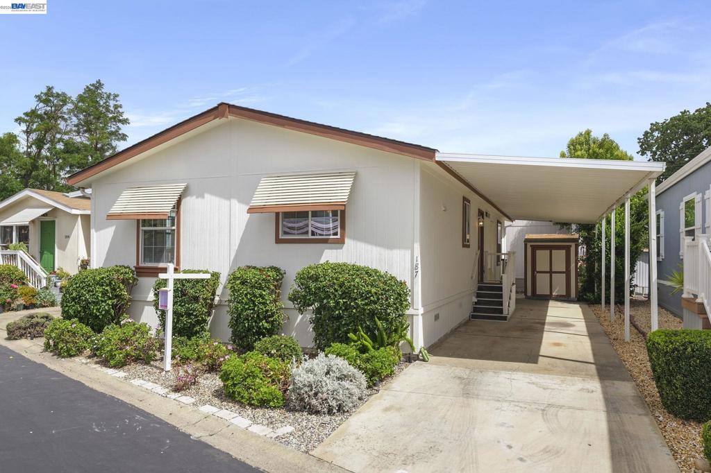 3263 Vineyard Ave., #187 Property Photo 2
