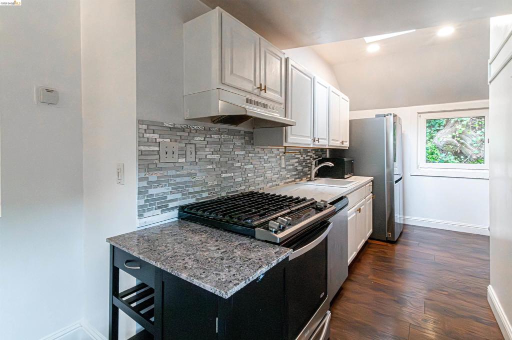 14999 Foothill Blvd Property Photo 14