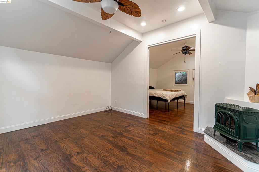 14999 Foothill Blvd Property Photo 18