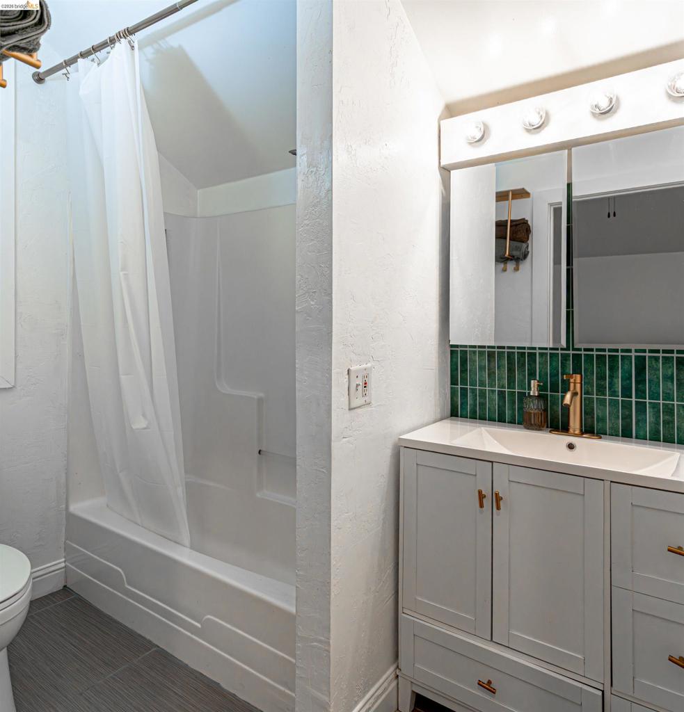 14999 Foothill Blvd Property Photo 25