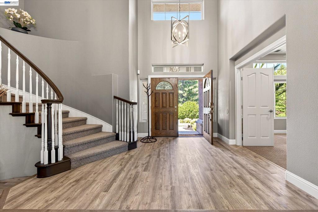8303 Regency Dr Property Photo 6