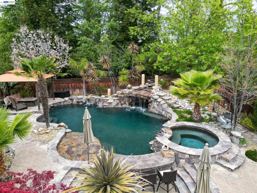 8303 Regency Dr Property Photo 40