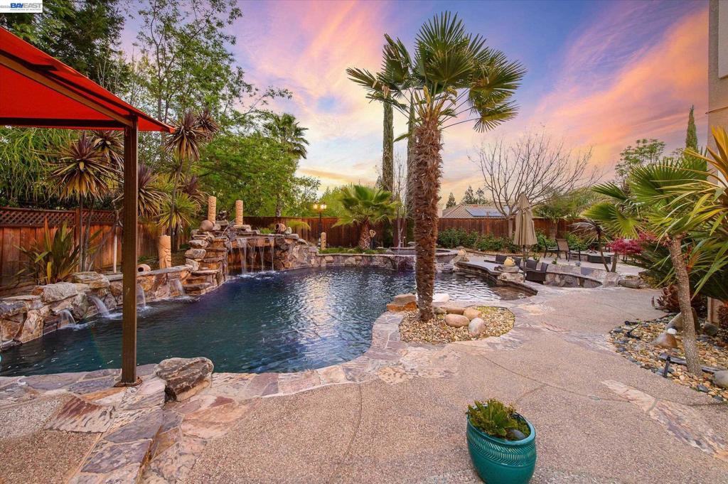 8303 Regency Dr Property Photo 45