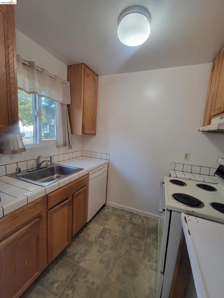 3905 Clayton Rd 12 Property Photo 9