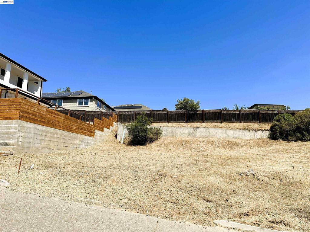 24366 Israel Ct Property Photo 2