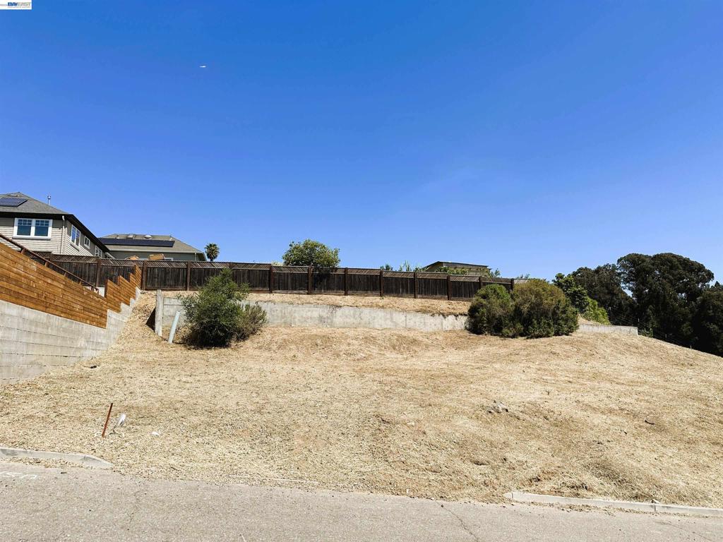 24366 Israel Ct Property Photo 5