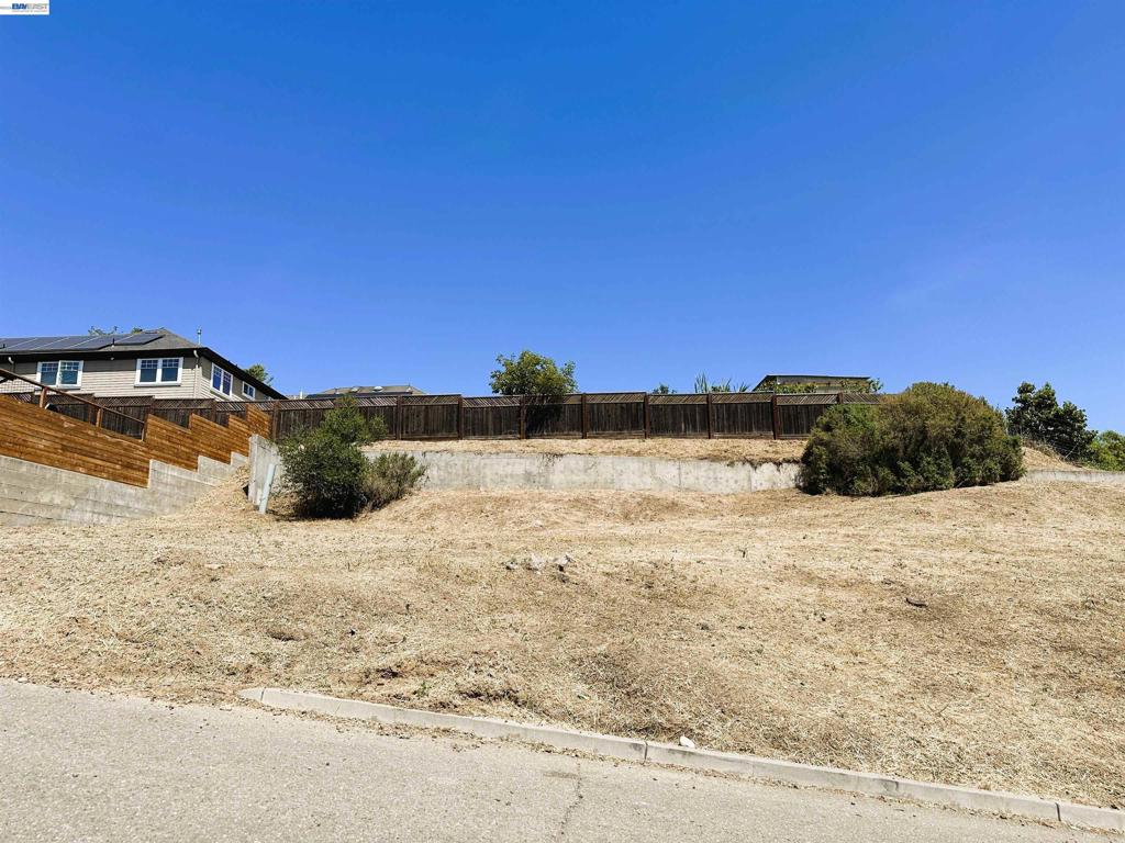 24366 Israel Ct Property Photo 6