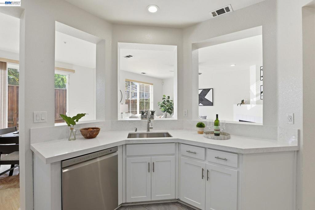 7318 Bower Ln Property Photo 11