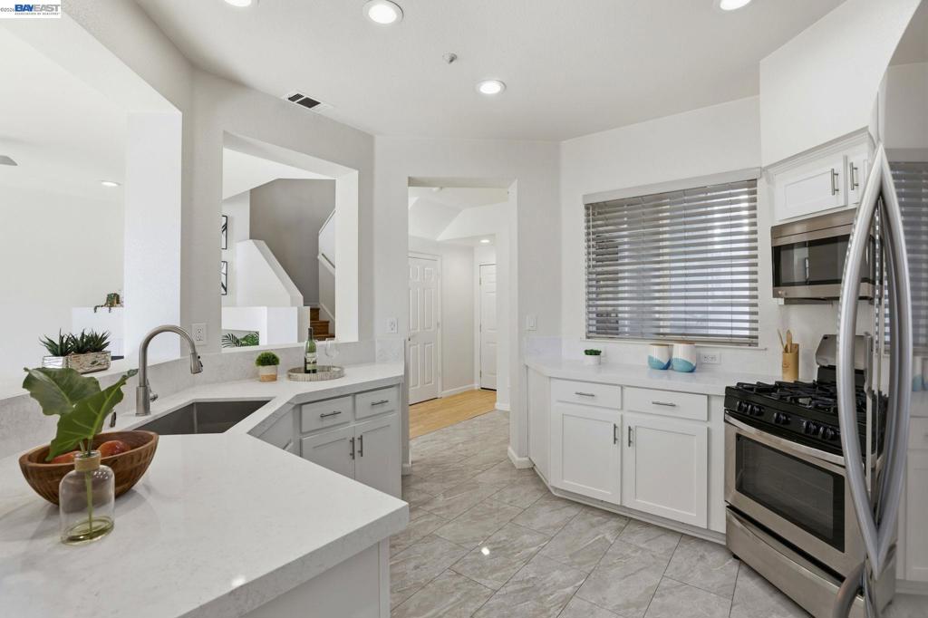 7318 Bower Ln Property Photo 12