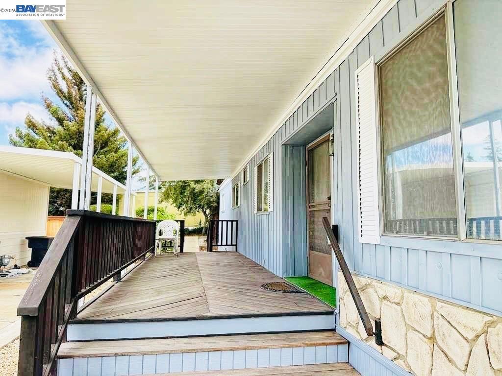3231 Vineyard Ave Property Photo 2
