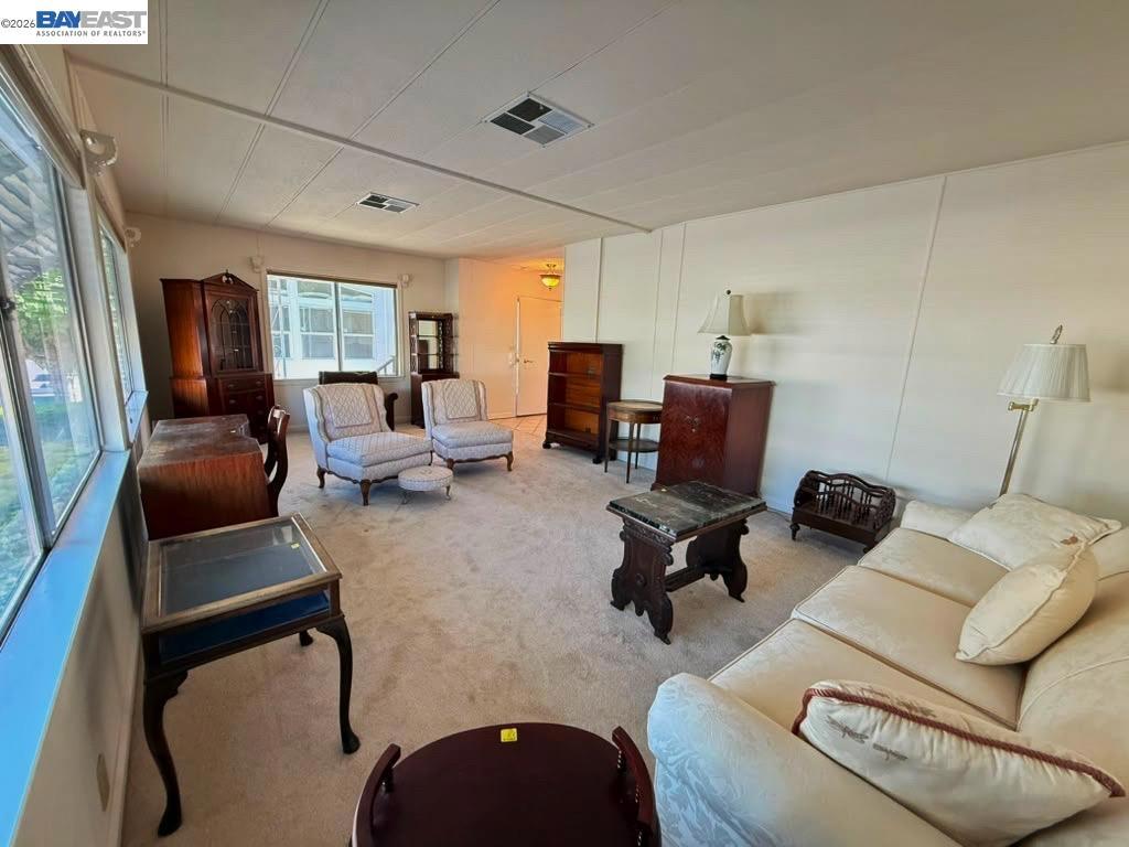 3231 Vineyard Ave Property Photo 5