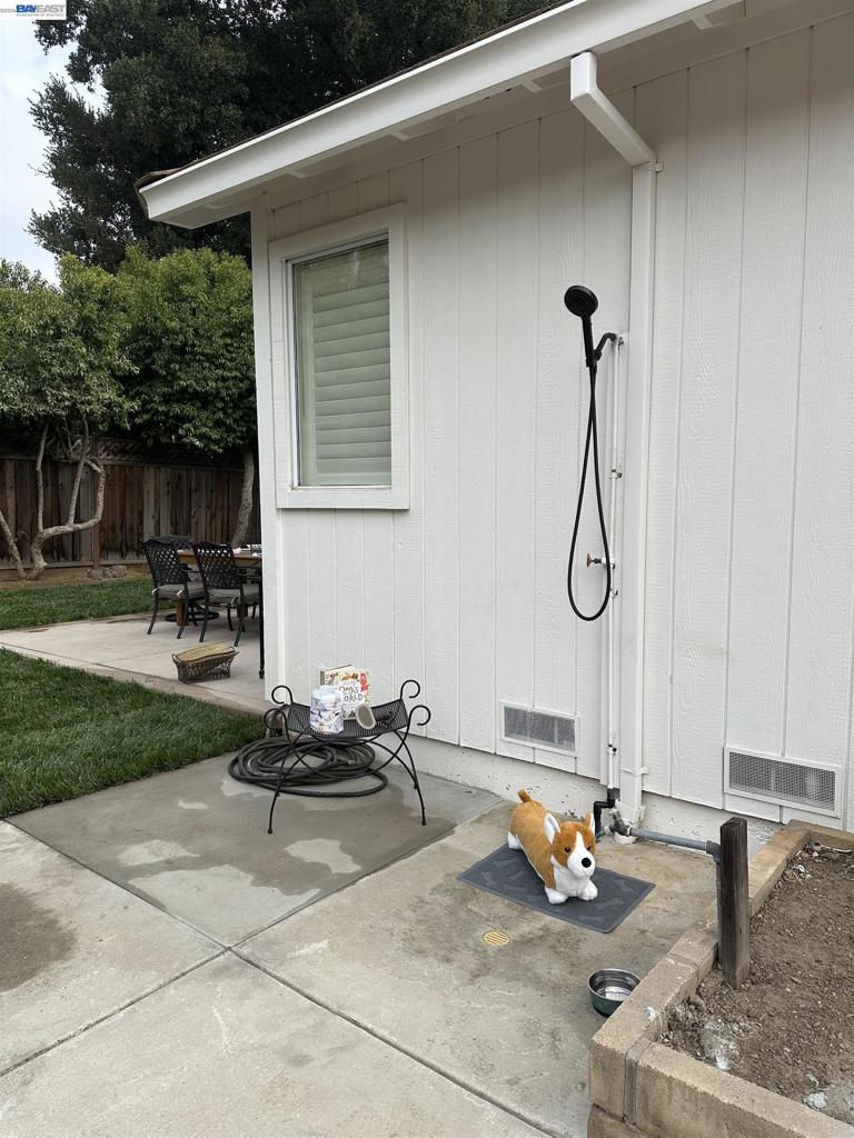 425 Beverly St Property Photo 14