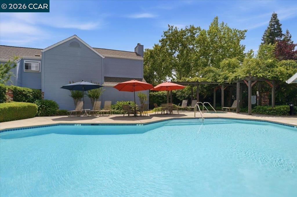 5209 Arden Way Property Photo 5