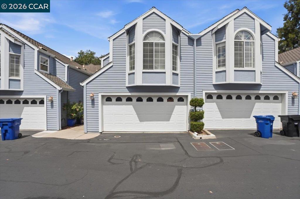5209 Arden Way Property Photo 8