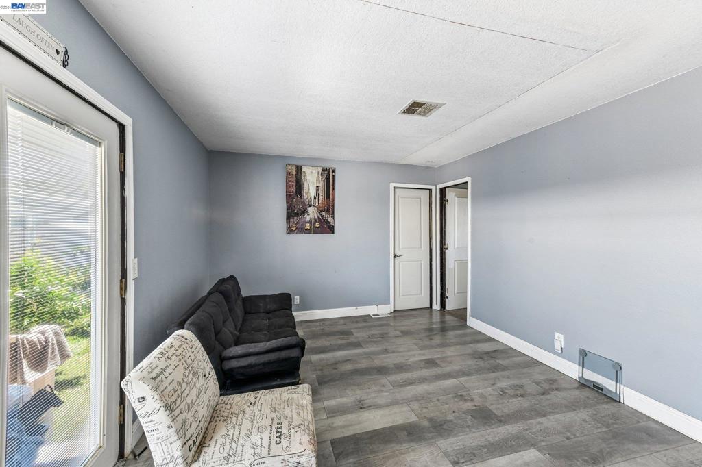 820 N Lincoln Way Spc #93 Property Photo 4